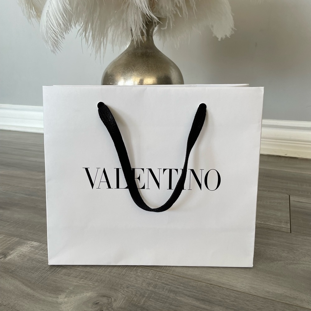Valentino shopping bag 🛍